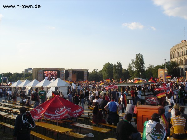 WM06 Fanfest Nuernberg Englands an mexicans in nuremberg