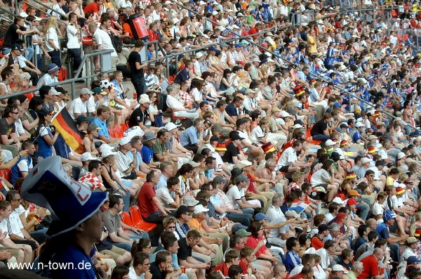 WM2006 Gruppenspiel in Nrnberg: Japan - Kroatien im Frankenstadion