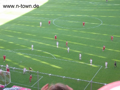 Hftsteifer Makaay gegen Nrnberg vergibt Grosschance