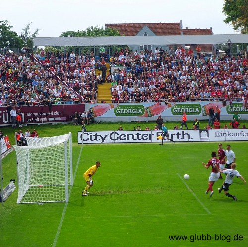 Dario Vidosic Das Tor zum 1:0 für Nürnberg in Fürth