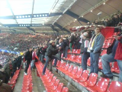Ultras Nürnberg räumen den Block 8 nach 0:0 gegen FSV Frankfurt